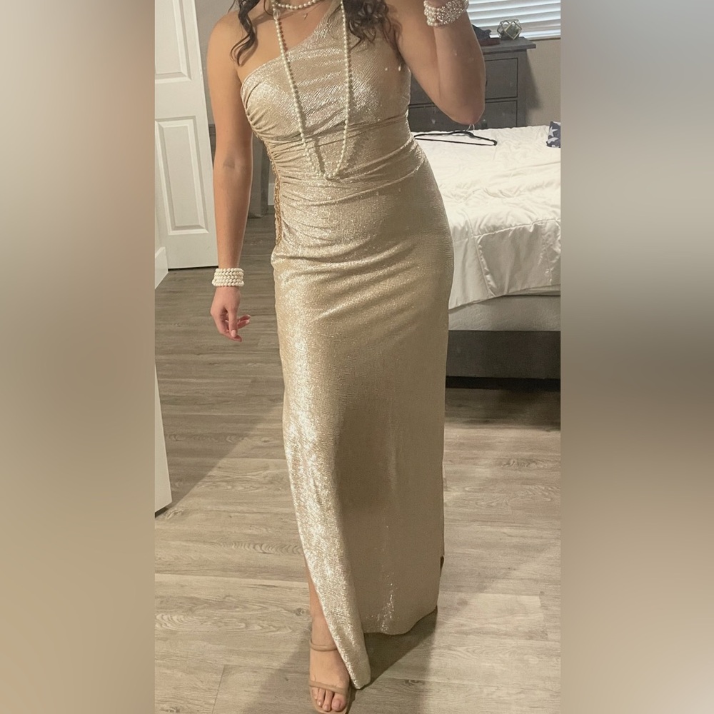 Elegant Gold One-Shoulder Dress